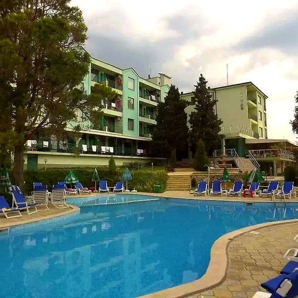 Silver (Golden Sands)