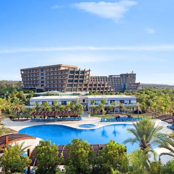 Noah's Ark Deluxe Hotel & Spa