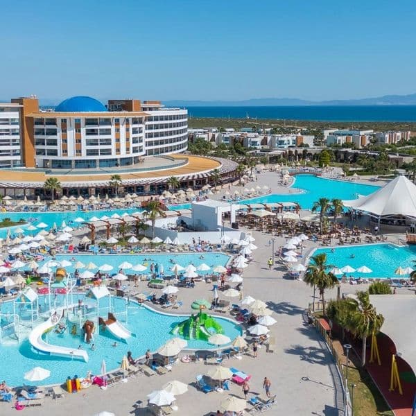 Aquasis Deluxe Resort & Spa