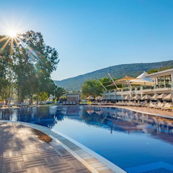 Long Beach Club Nature