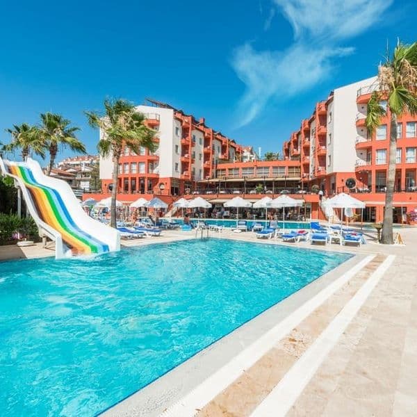 Royal Atlantis Beach (Side)