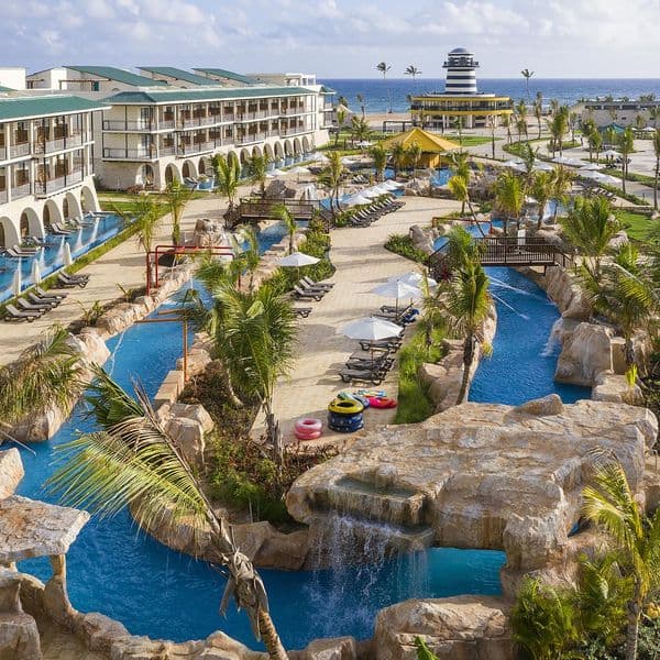 El Beso at Ocean El Faro