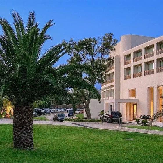 Canvas by Mitsis Petit Palais