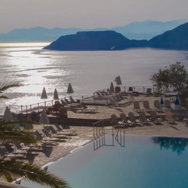 Peninsula Resort & Spa (Agia Pelagia)