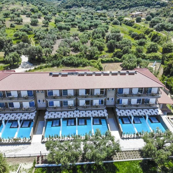 Royal & Suites (Polichrono)