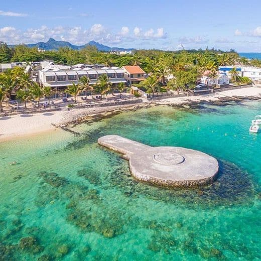 Le Peninsula Bay Beach Resort