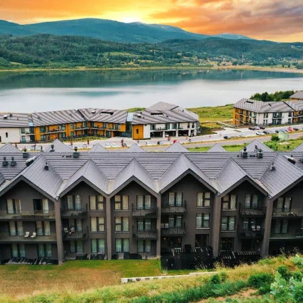 Lake Hill Apartments