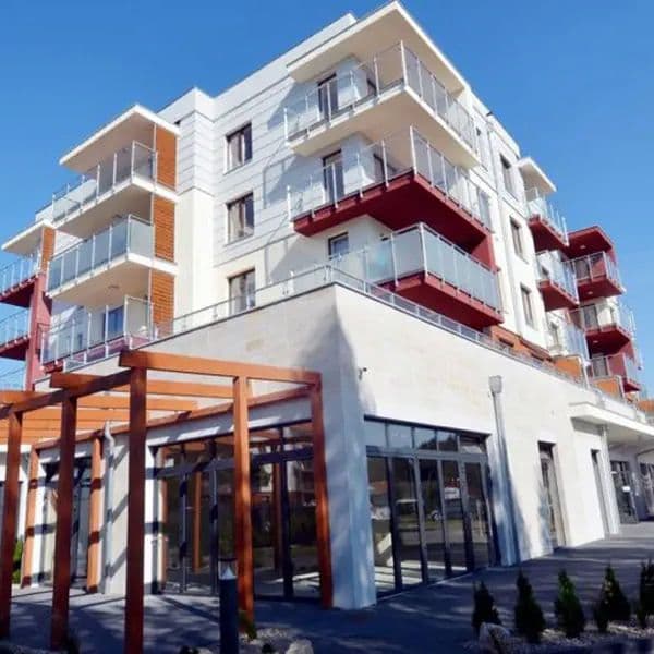 Sun & Snow Polanki Park